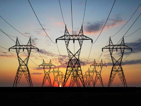 Montagem e manutenção de rede e torres de transmissão elétrica